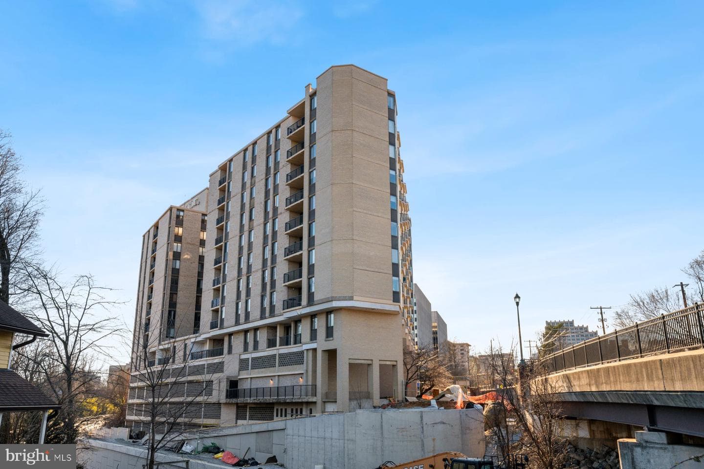 4242 E West Highway #910 photo 28