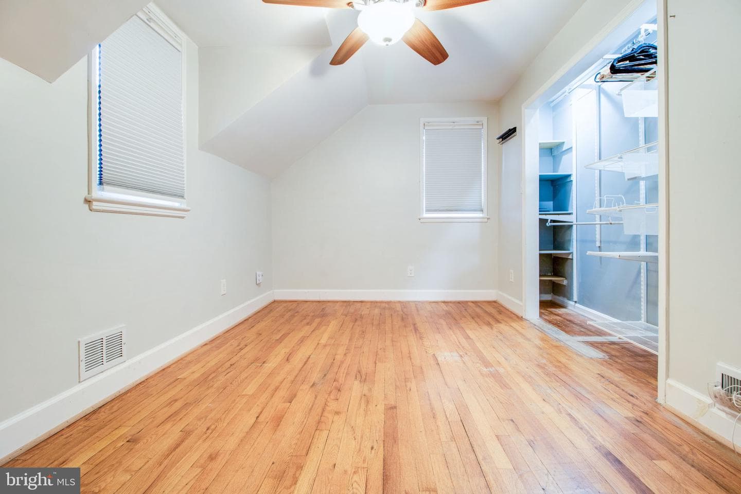 1109 Carson Street photo 16