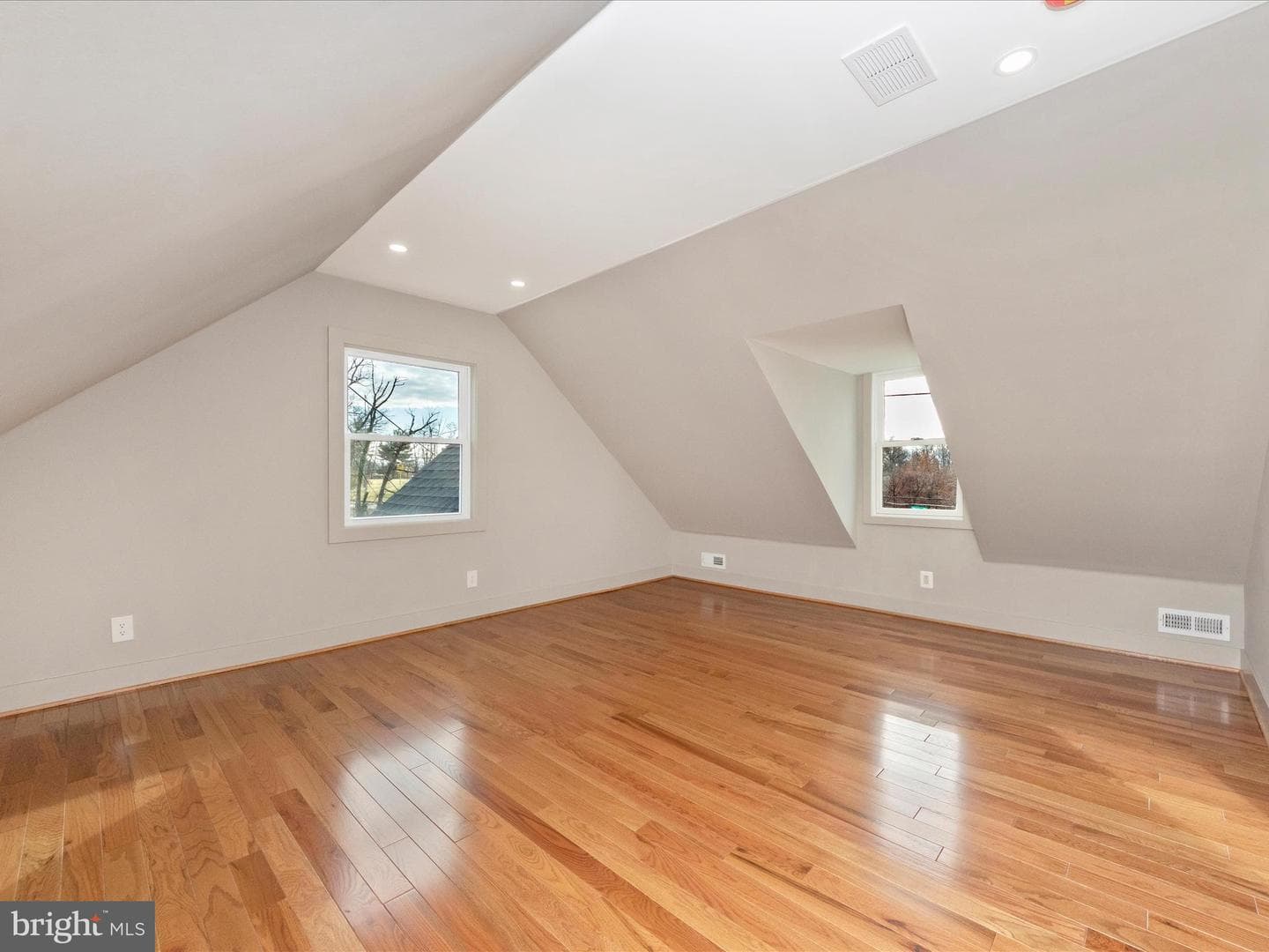 503 Stirling Road photo 30