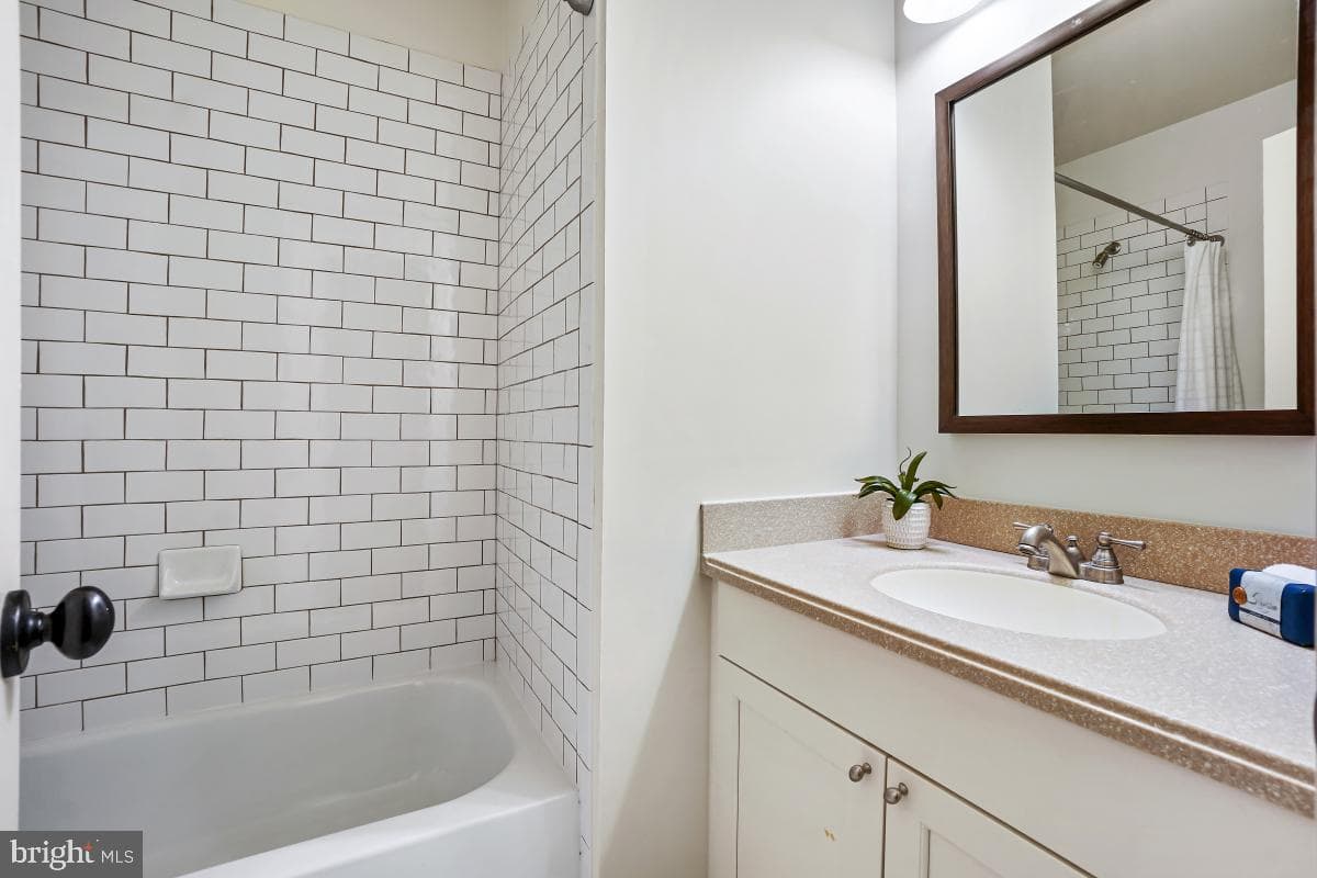 7106 Exeter Road photo 28