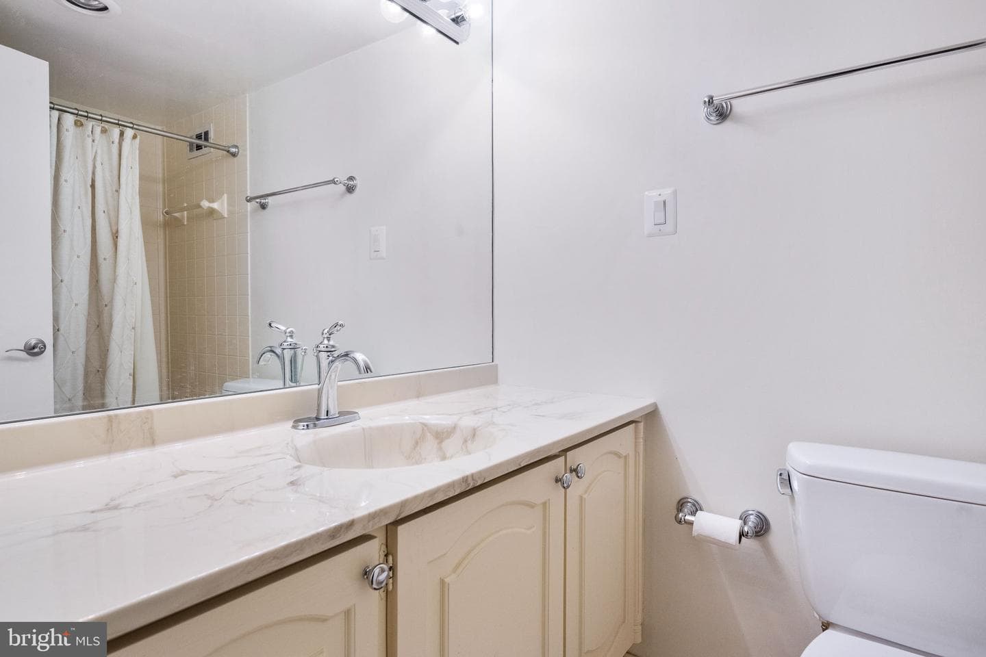 5225 Pooks Hill Road #1004s photo 17