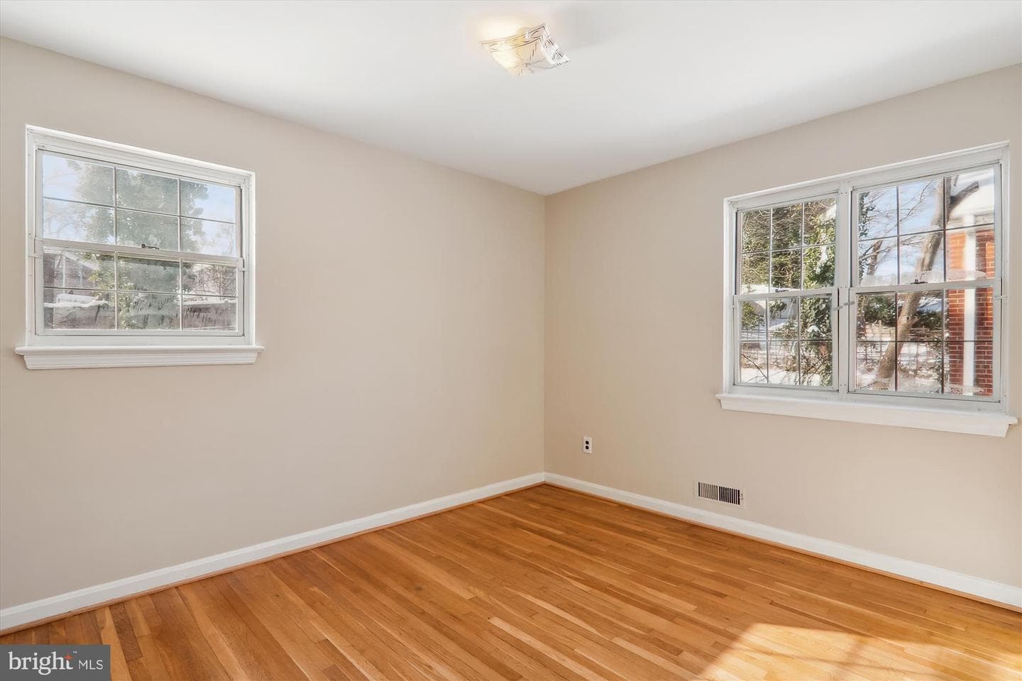 11606 Connecticut Avenue photo 17
