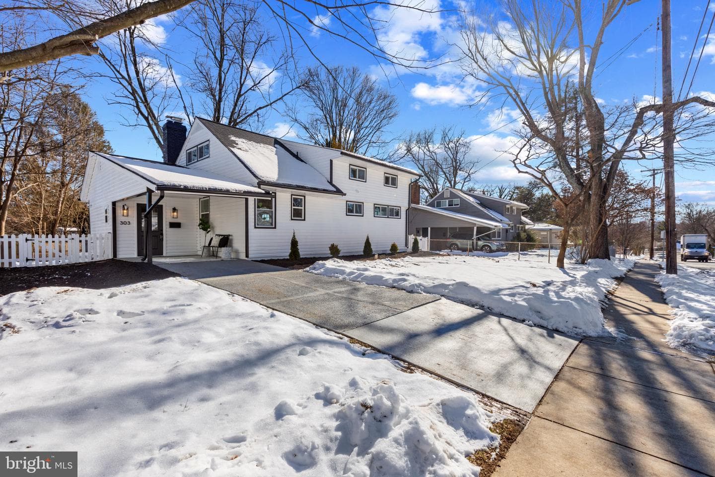 303 Bradley Avenue photo 2
