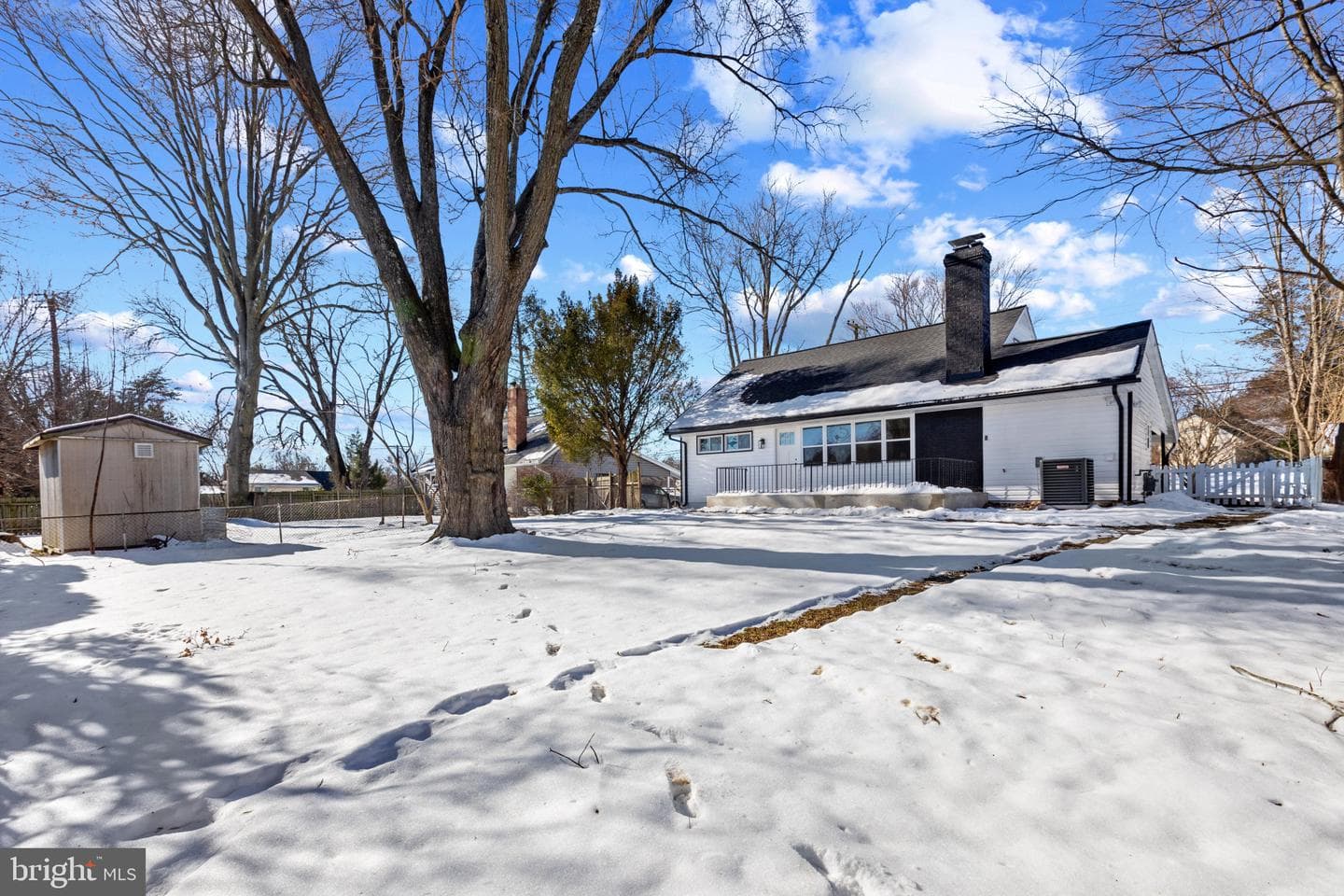 303 Bradley Avenue photo 24