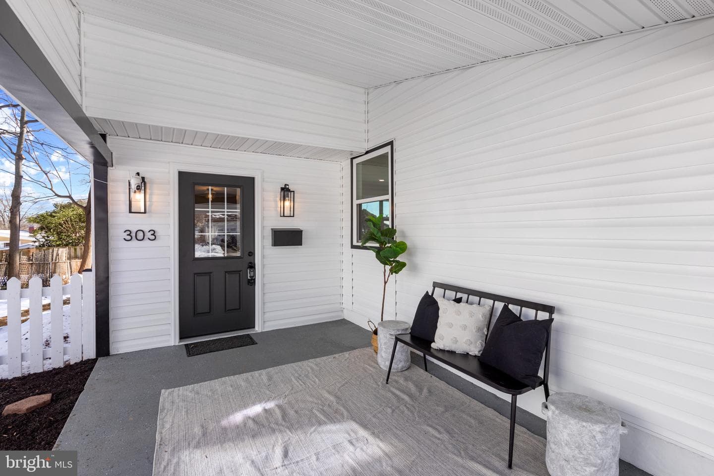 303 Bradley Avenue photo 3