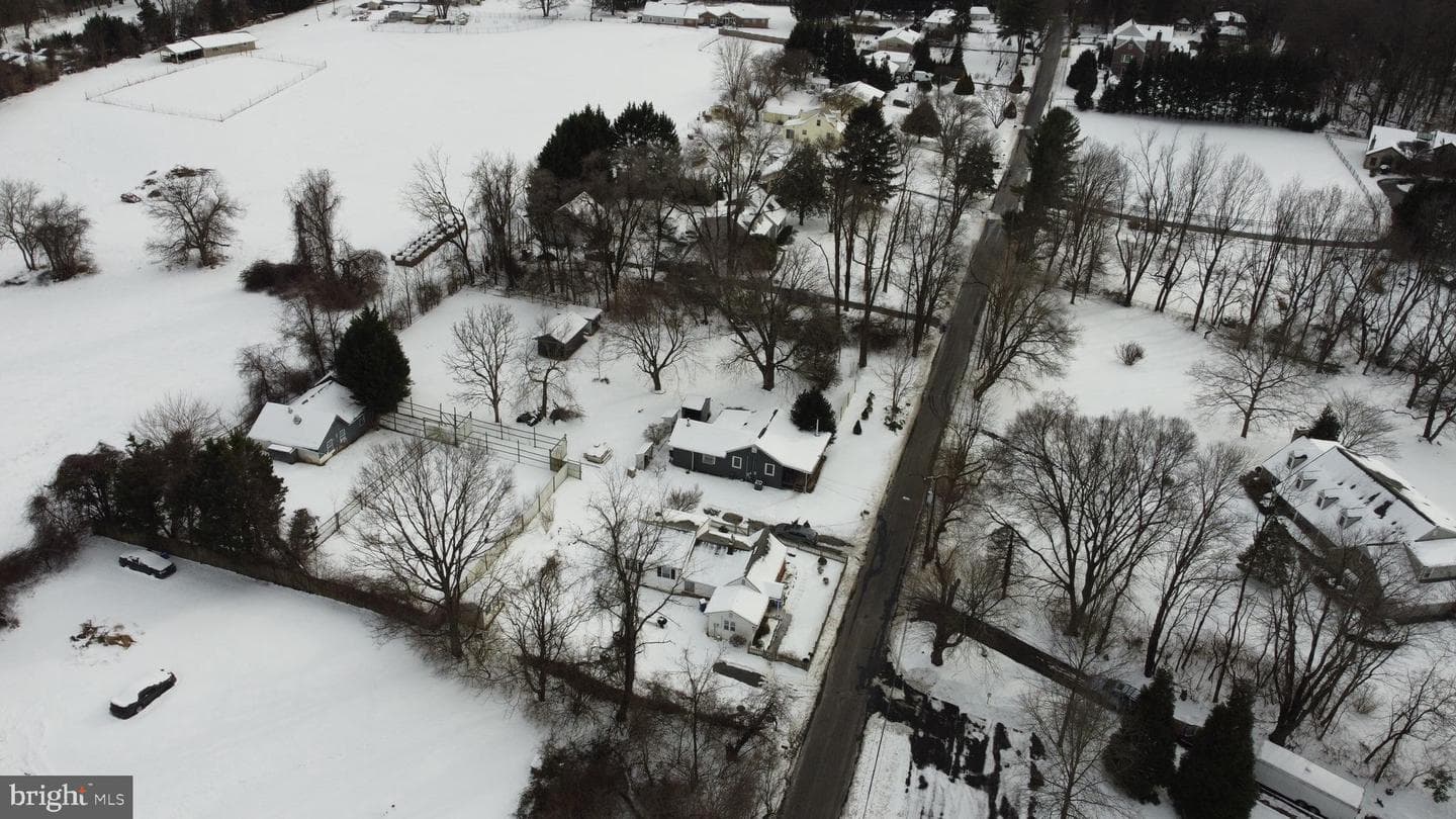 13813 Berryville Road photo 8