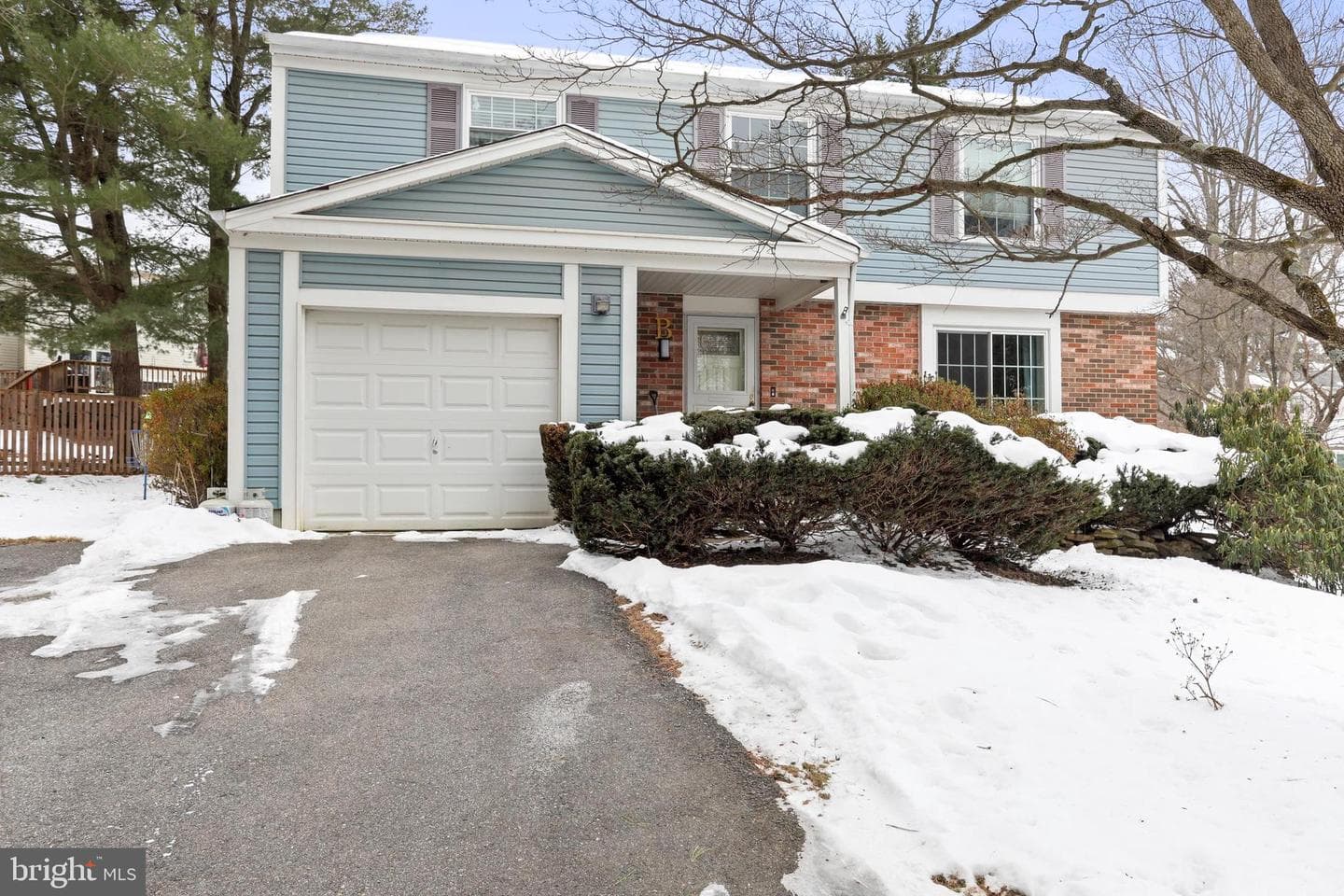 18808 Flower Hill Way photo 1