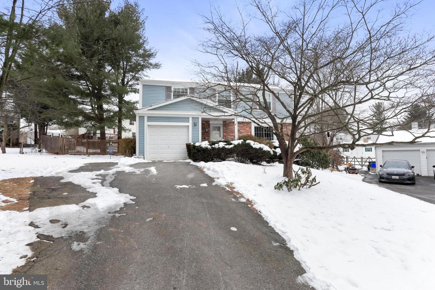 18808 Flower Hill Way photo 3