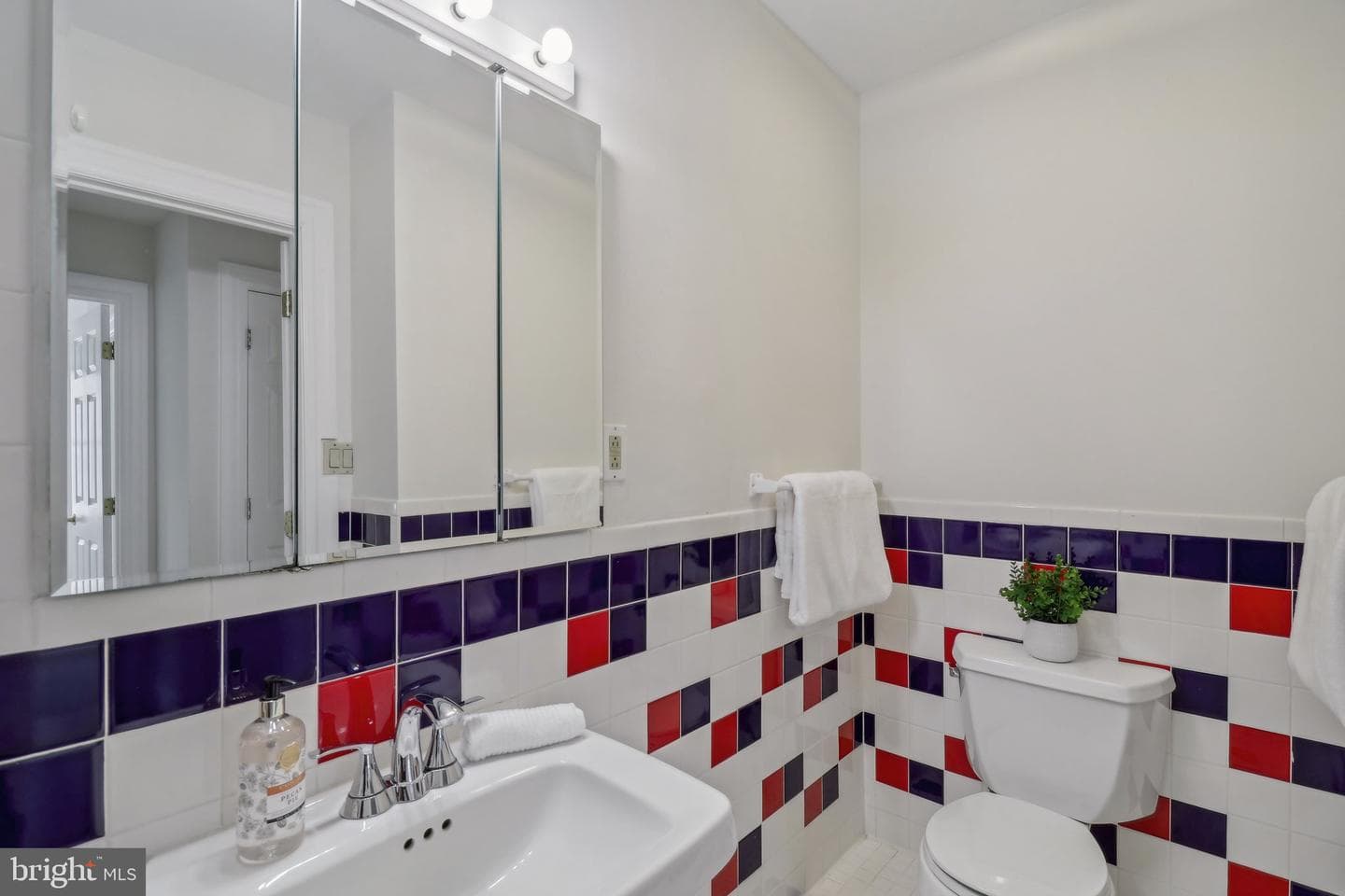 6417 Broad Street photo 26