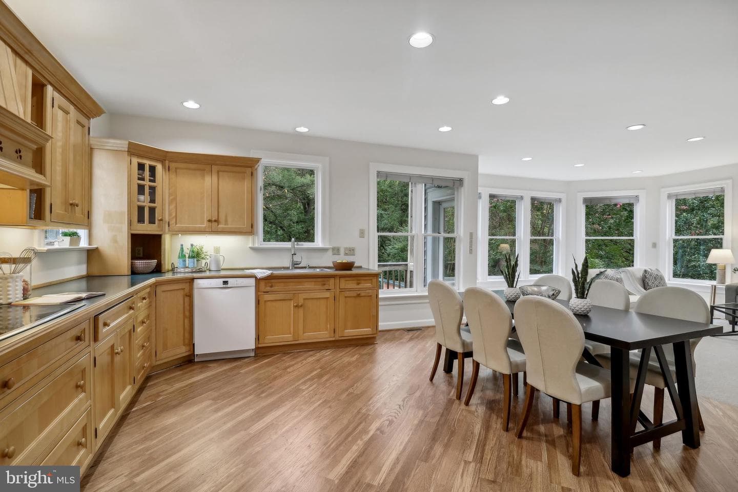6417 Broad Street photo 8