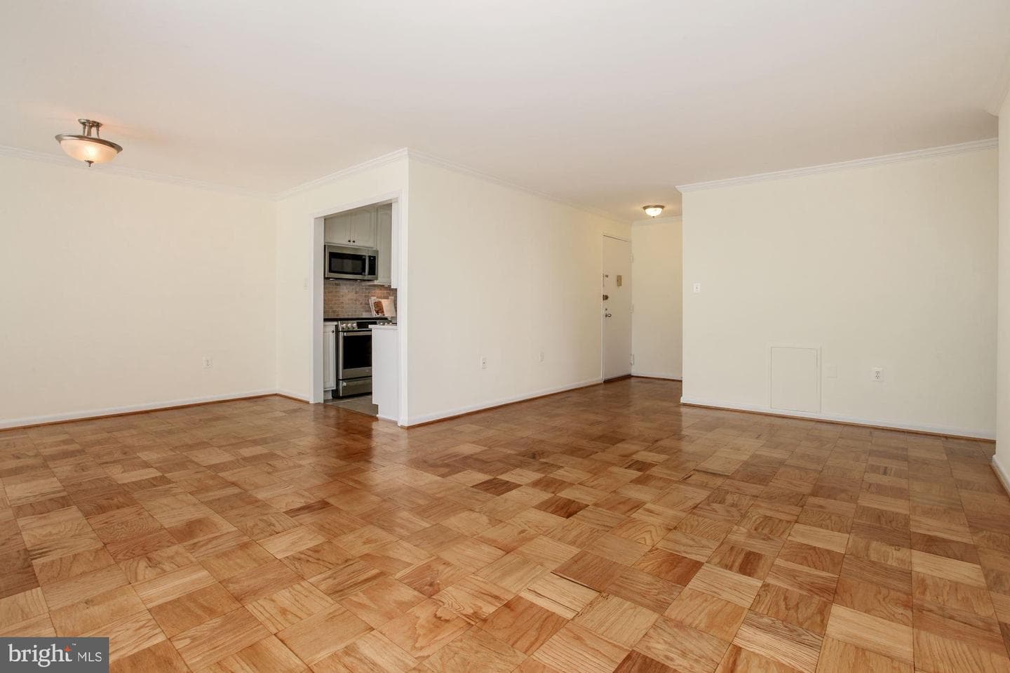 10401 Grosvenor Place #910 photo 4