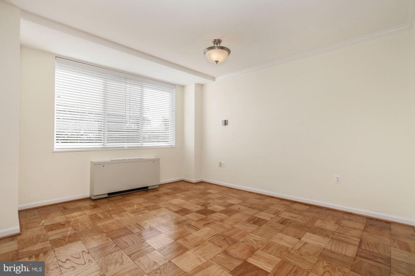 10401 Grosvenor Place #910 photo 6