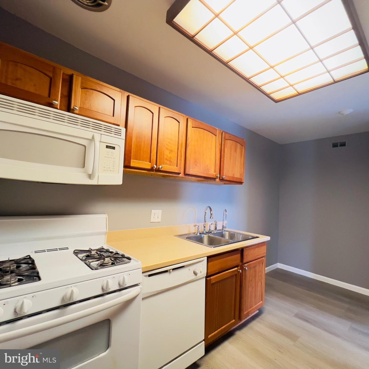 11903 Parklawn Drive #302 photo 12