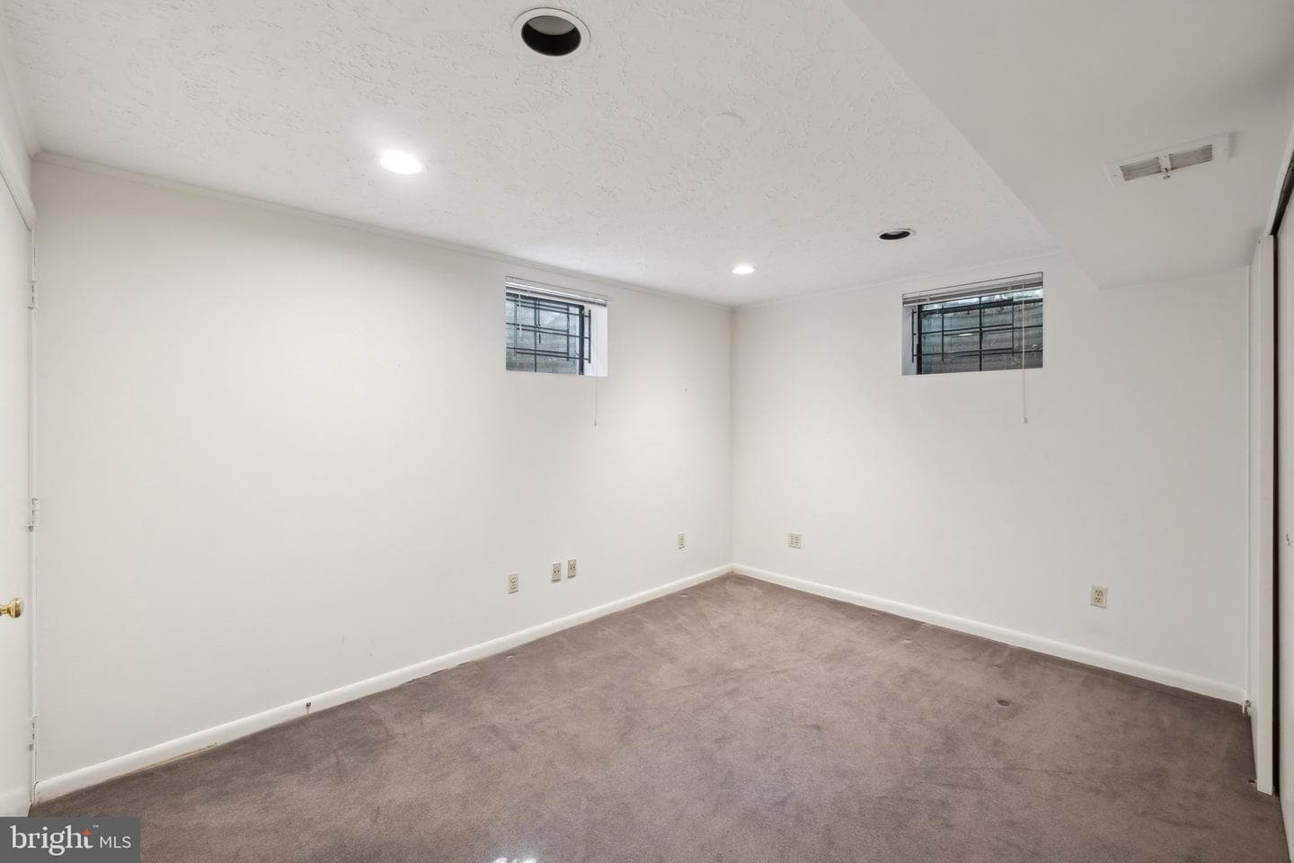 9621 E Bexhill Drive photo 36