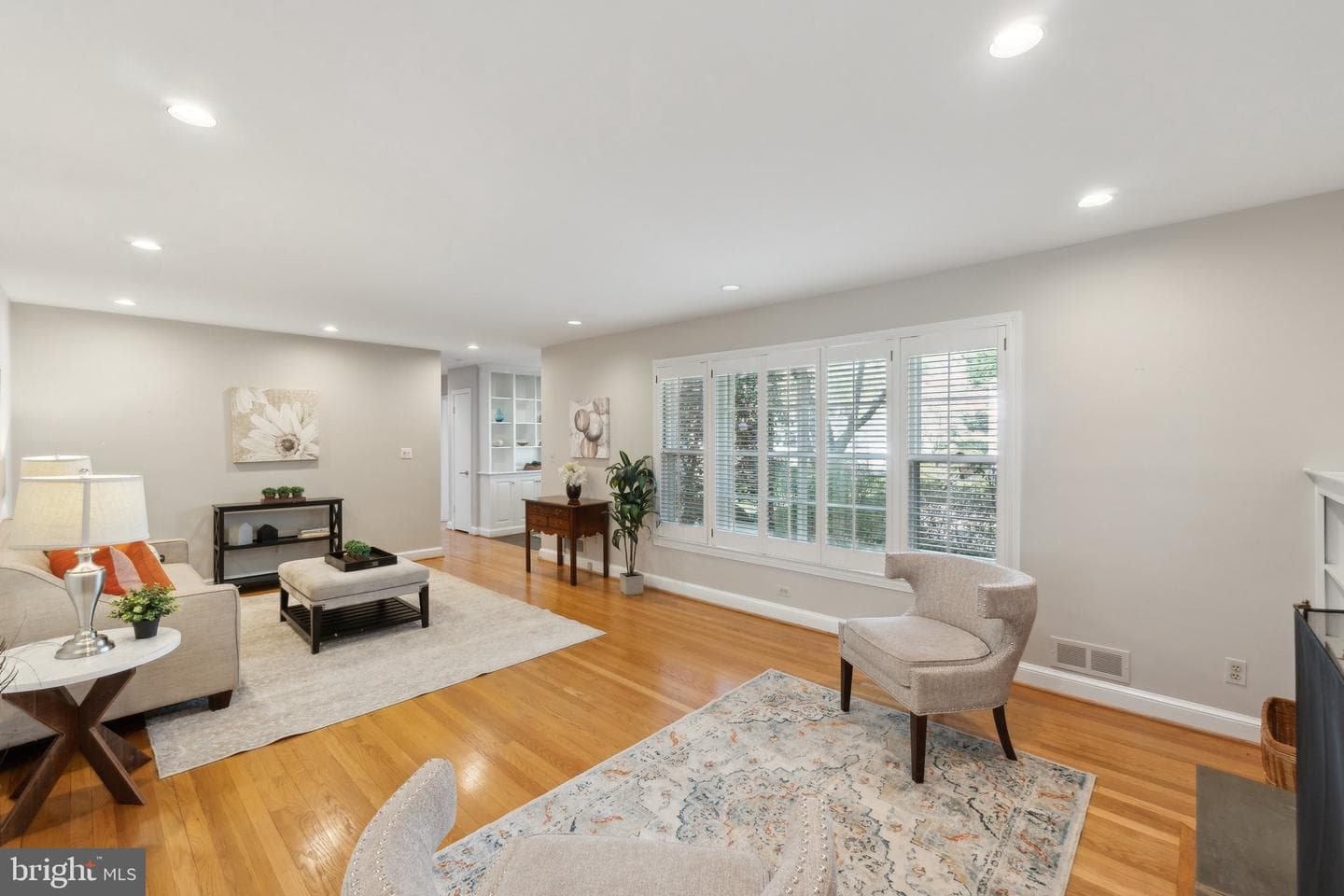 9621 E Bexhill Drive photo 8