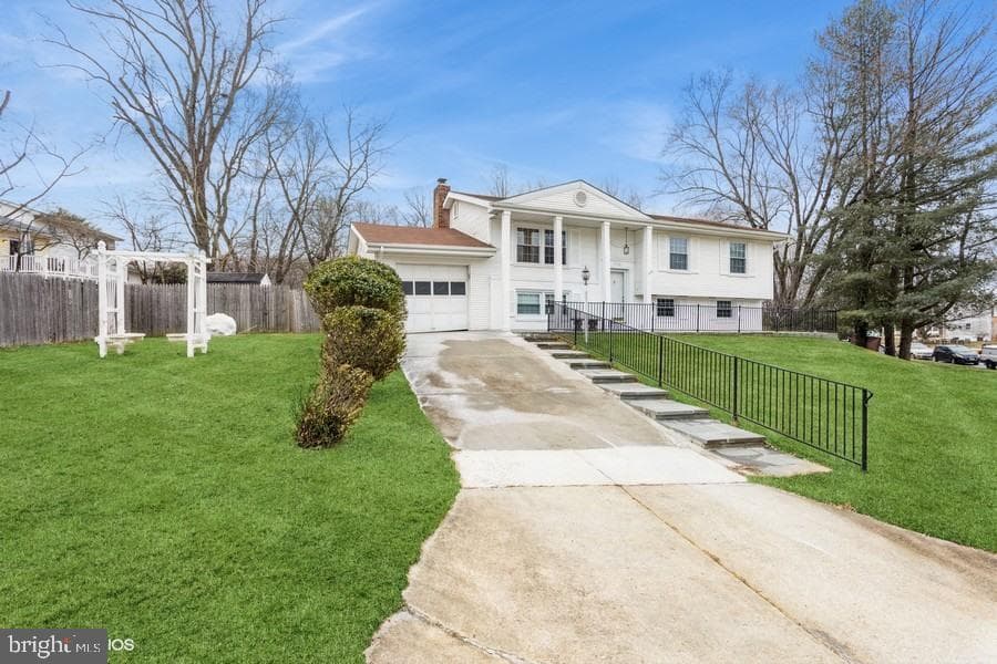 11408 Rambling Road photo 3