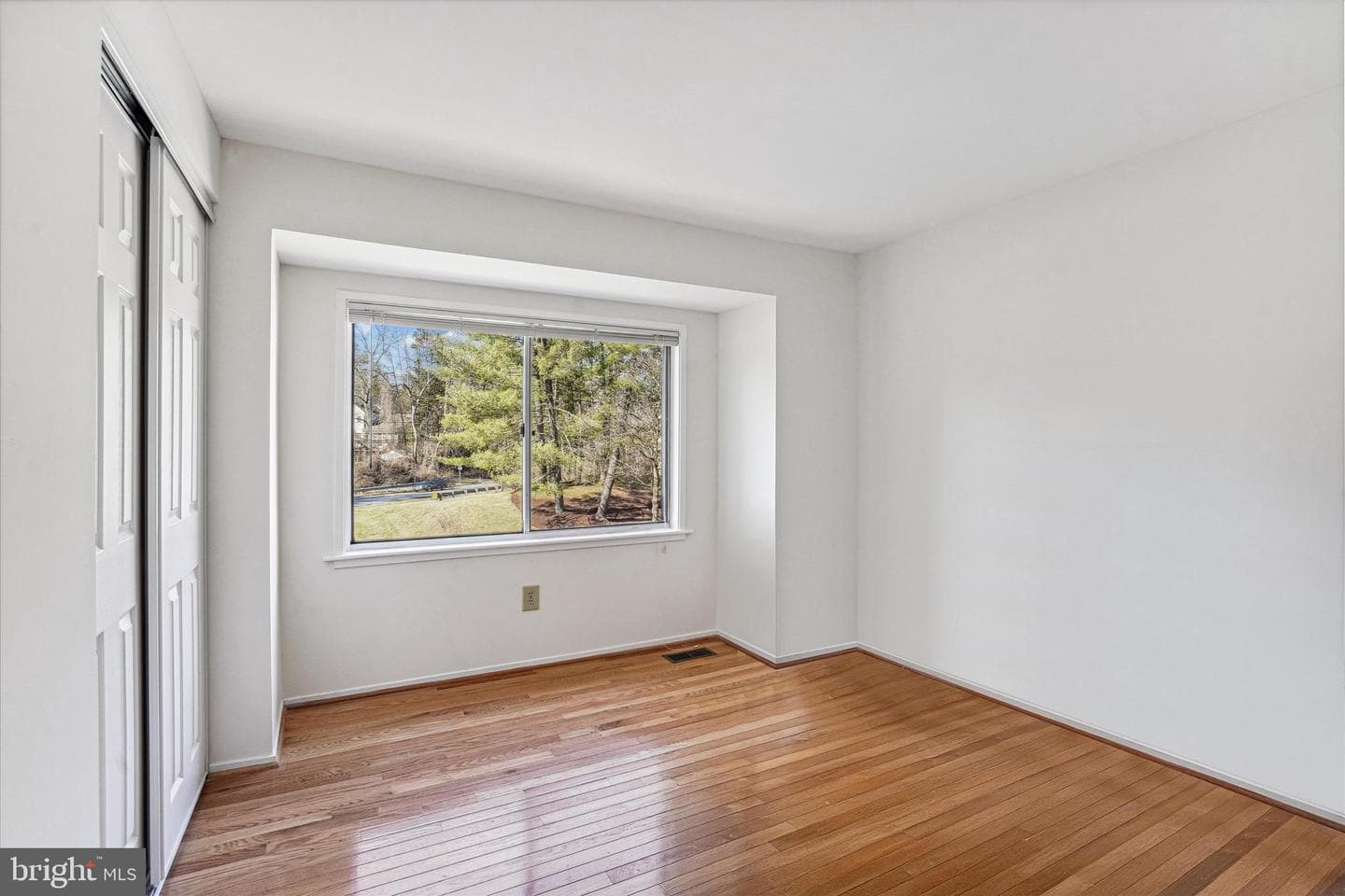 7870 Archbold Terrace photo 17