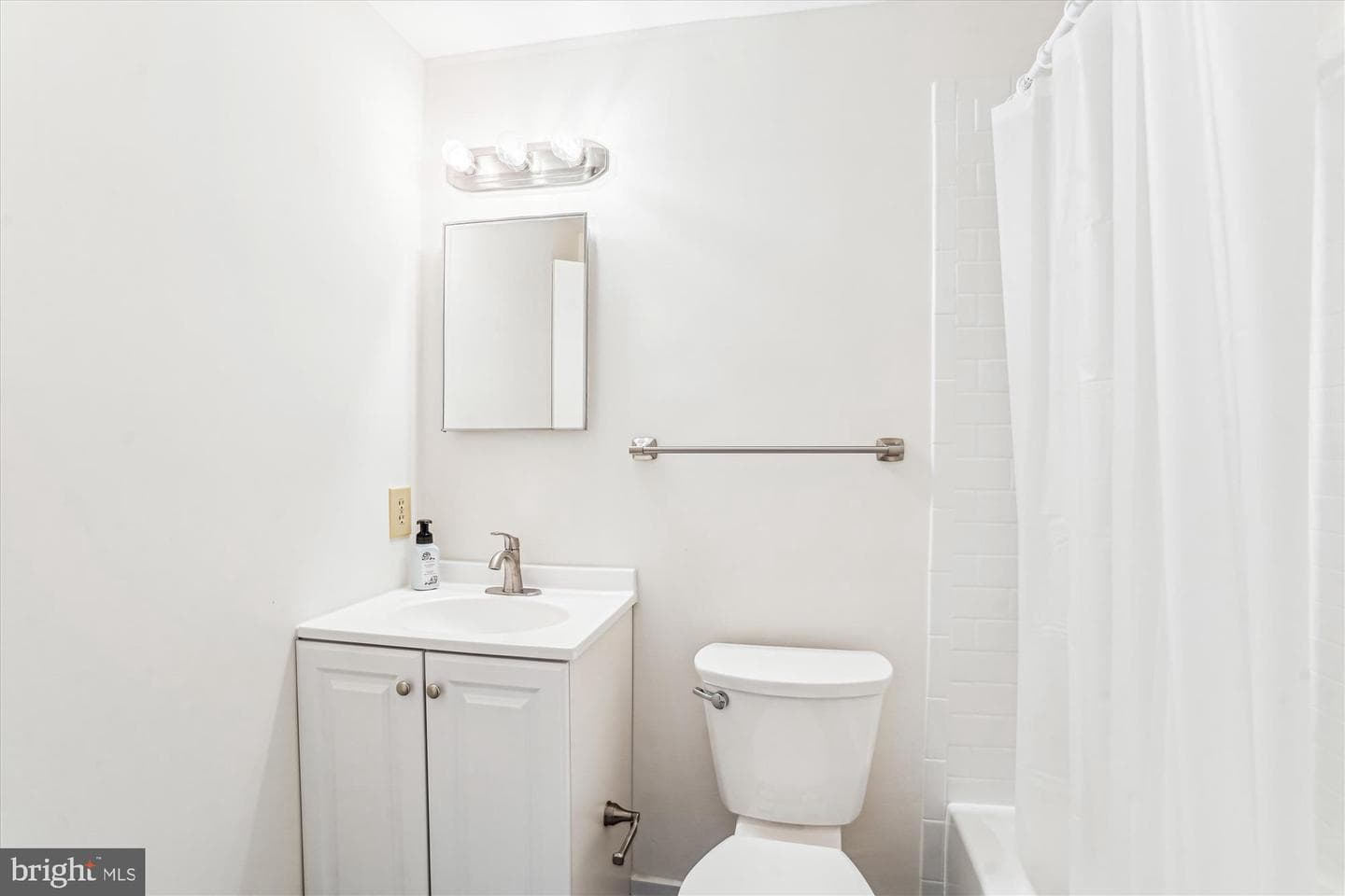 7870 Archbold Terrace photo 20