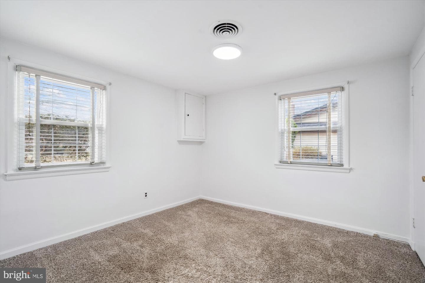 404 Neale Court photo 17