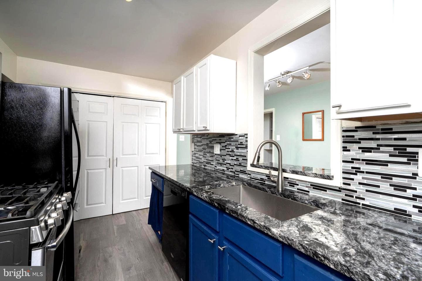 826 1st Street photo 10