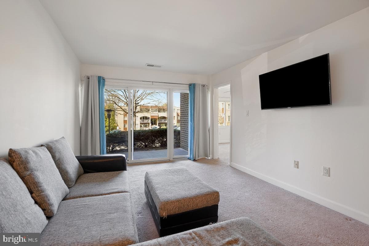 440 Girard Street #101 photo 4