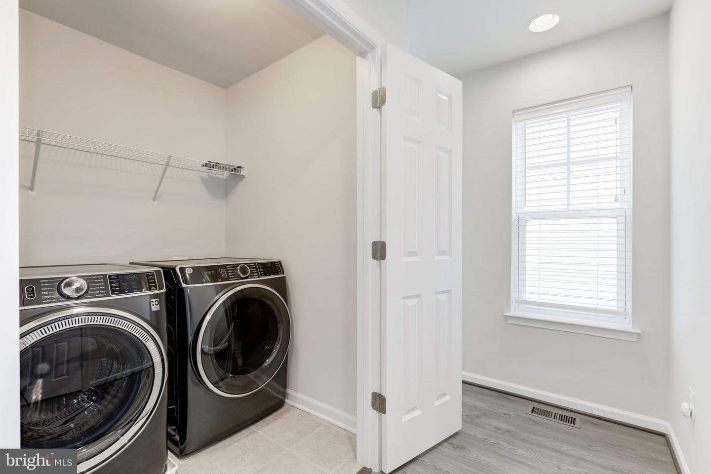 15941 Coolidge Avenue photo 30
