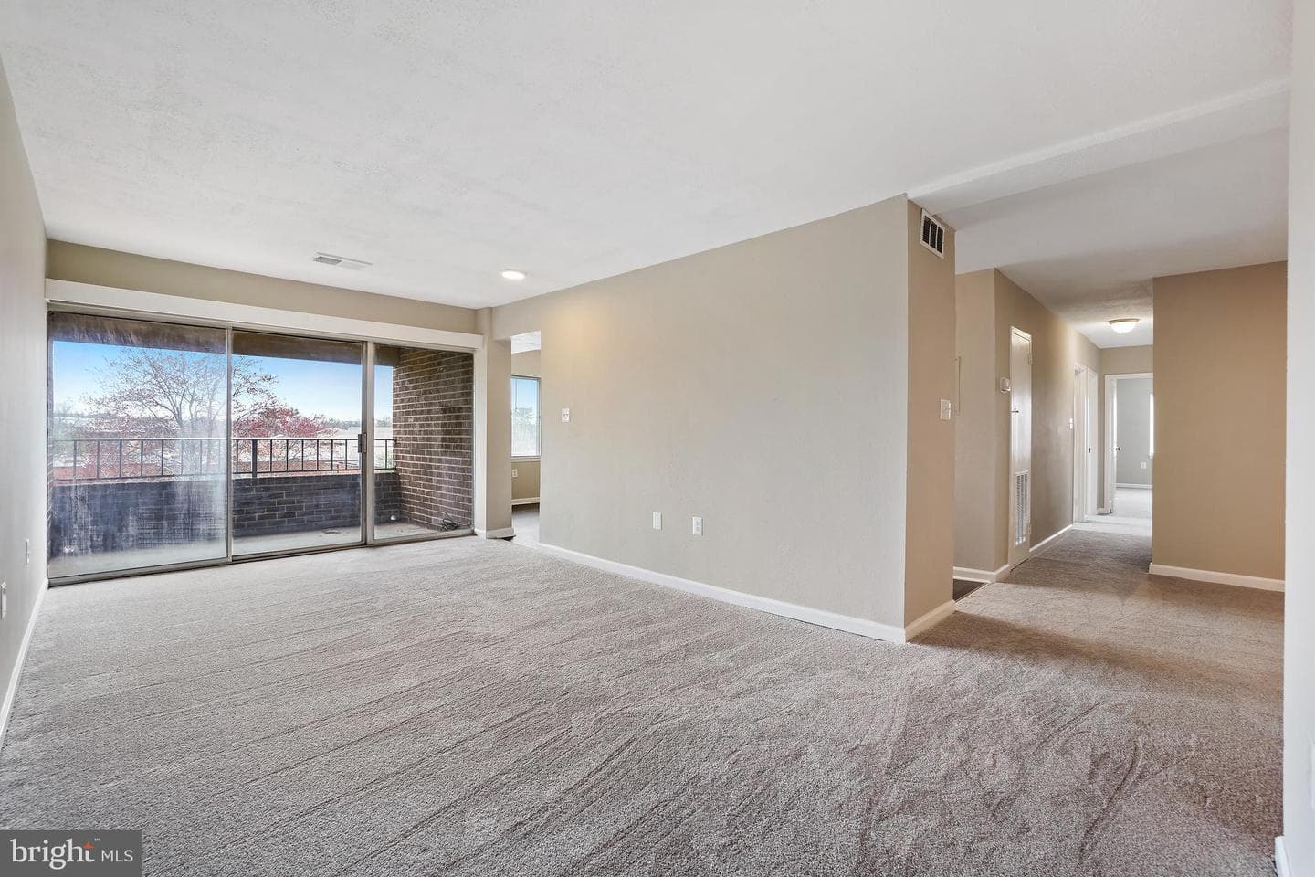 454 Girard Street #303 photo 2