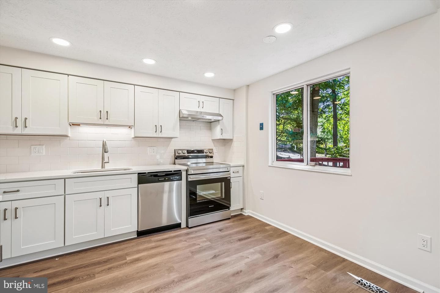 11528 Dragonfire Way photo 35