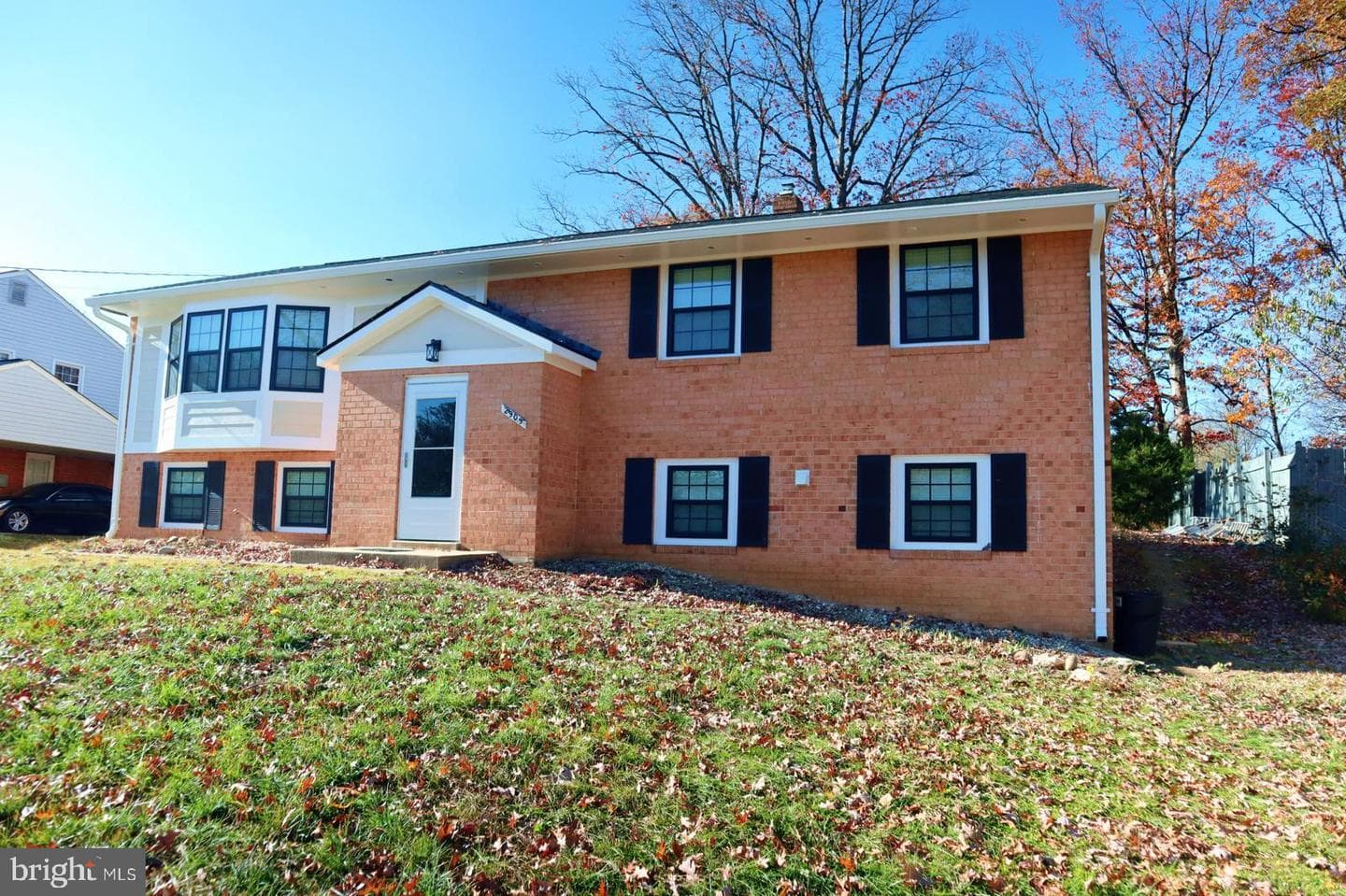 2909 Chapel View Drive photo 1