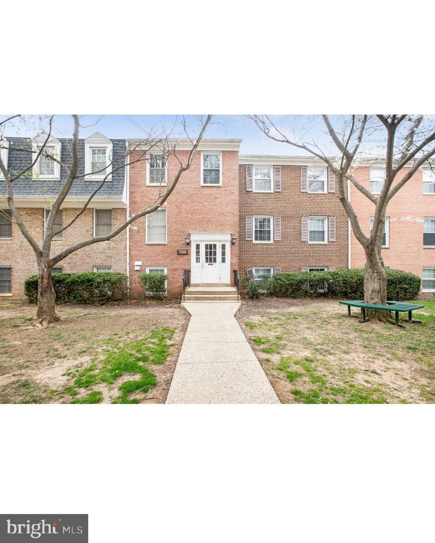 788 Quince Orchard Boulevard #201