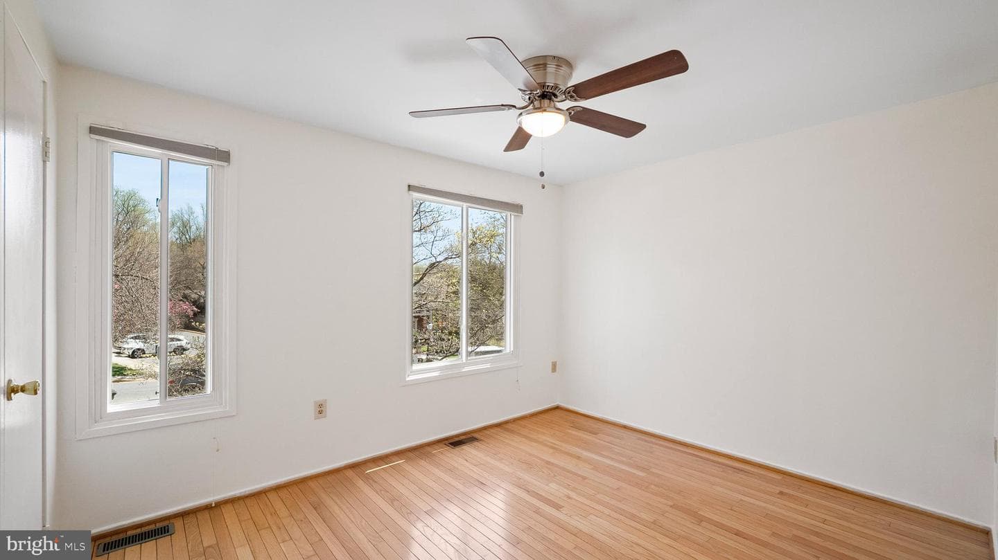 10710 Lester Street photo 17