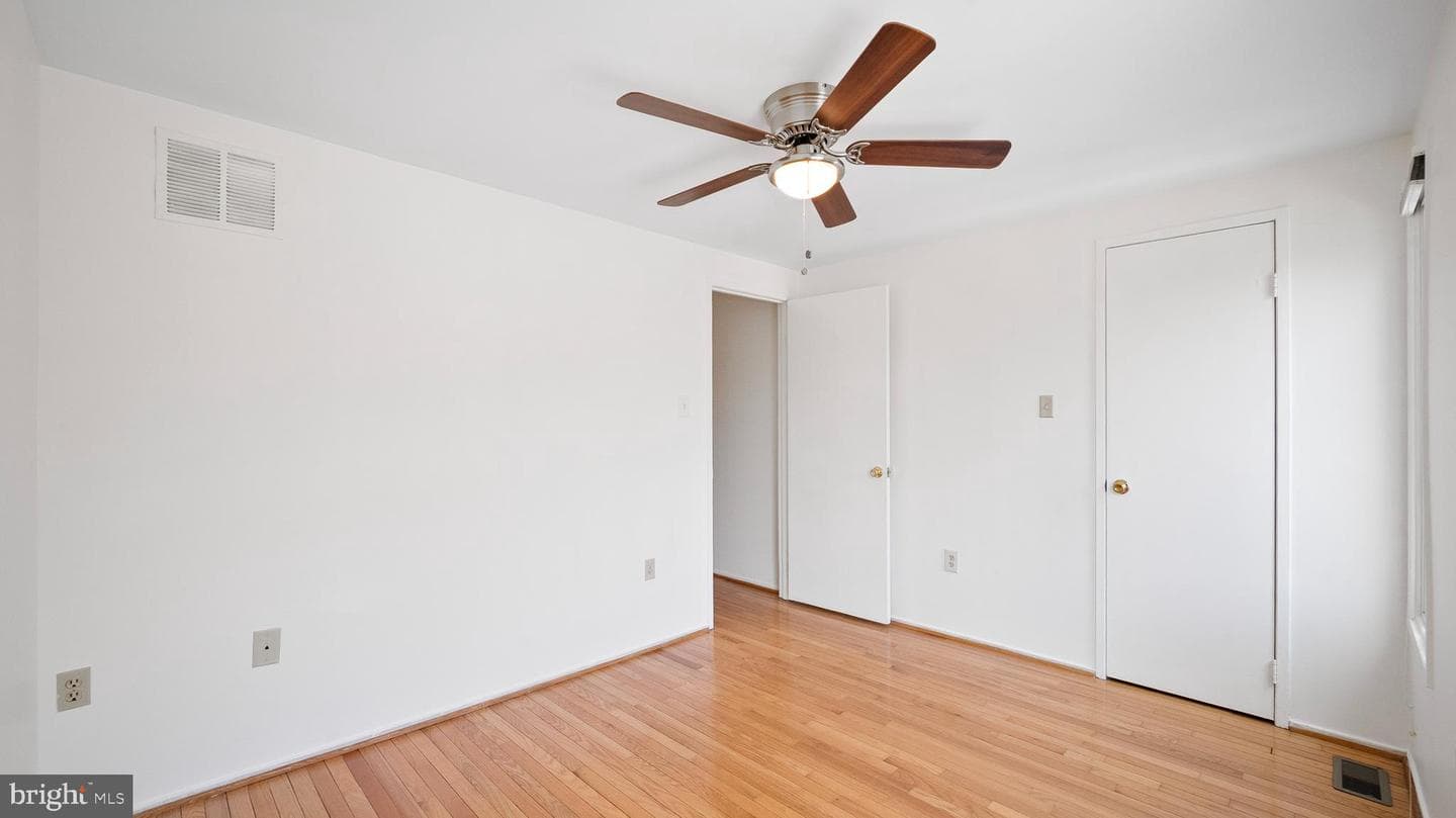 10710 Lester Street photo 18