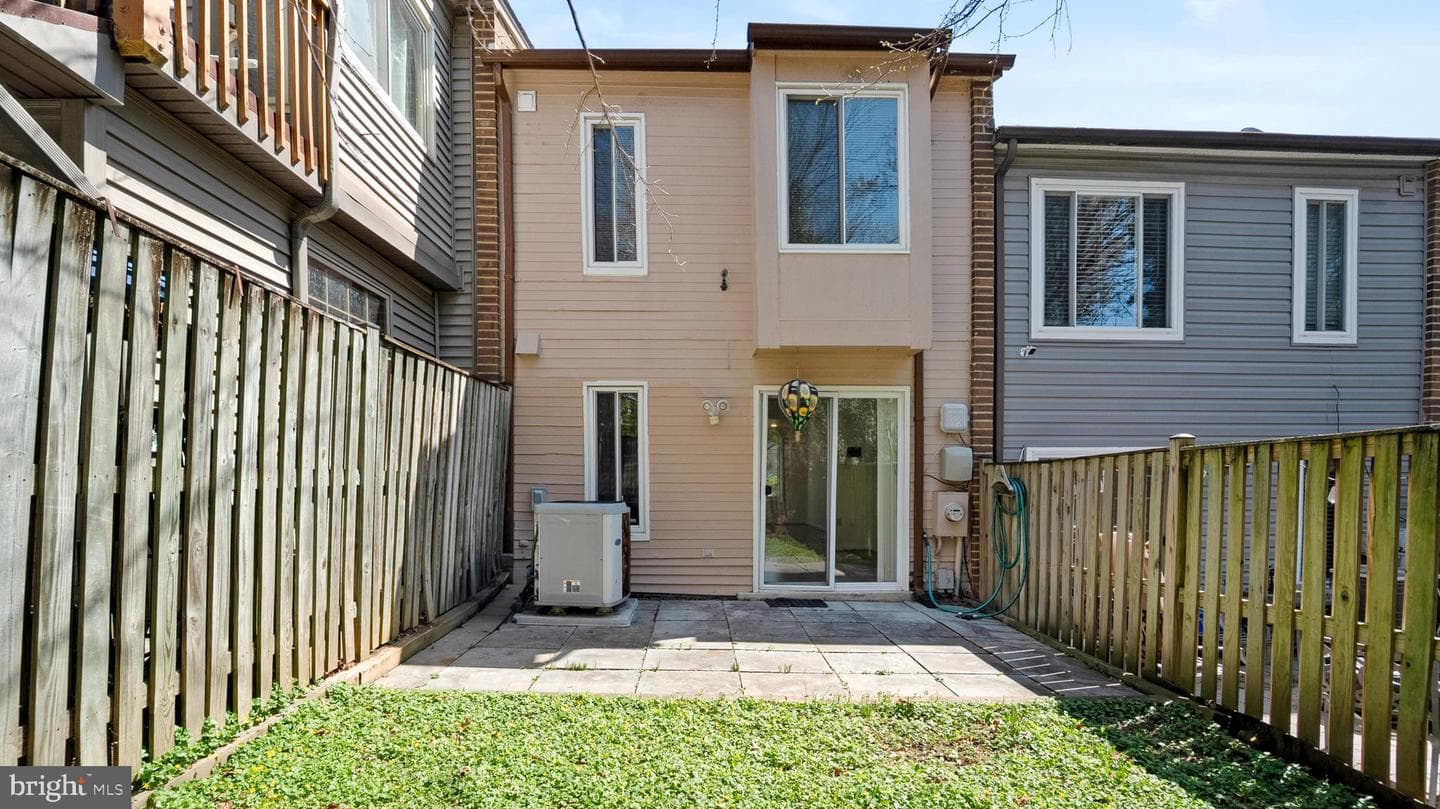 10710 Lester Street photo 23