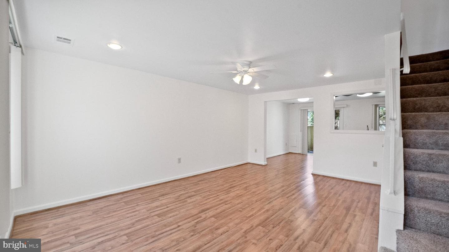 10710 Lester Street photo 5