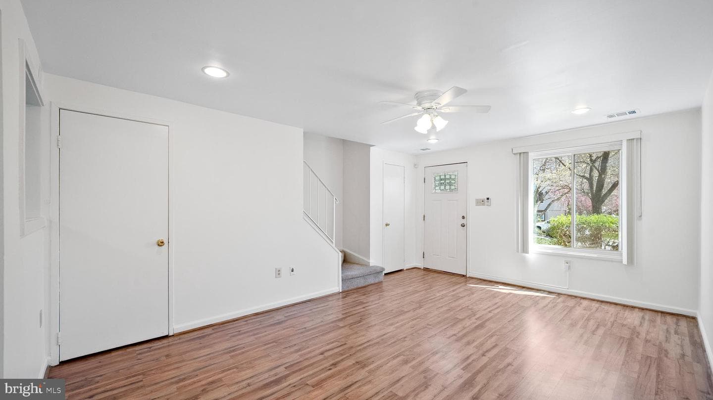 10710 Lester Street photo 6