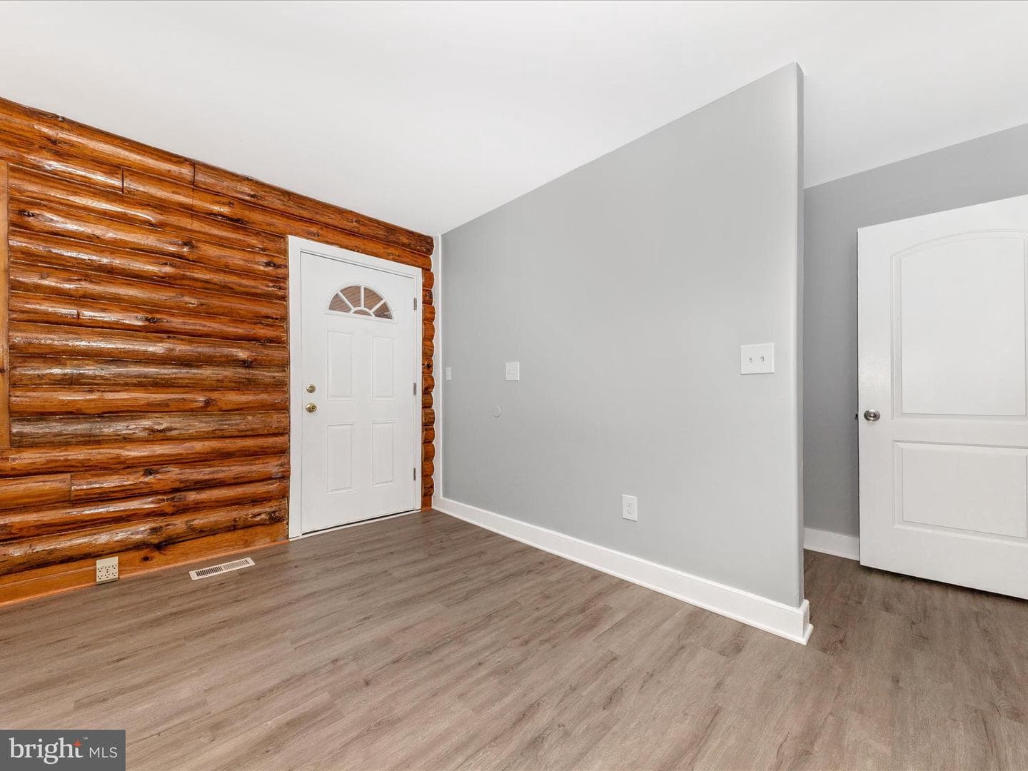 9513 Huntmaster Road photo 2