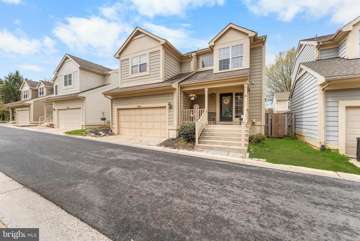 19904 Halfpenny Place photo 2
