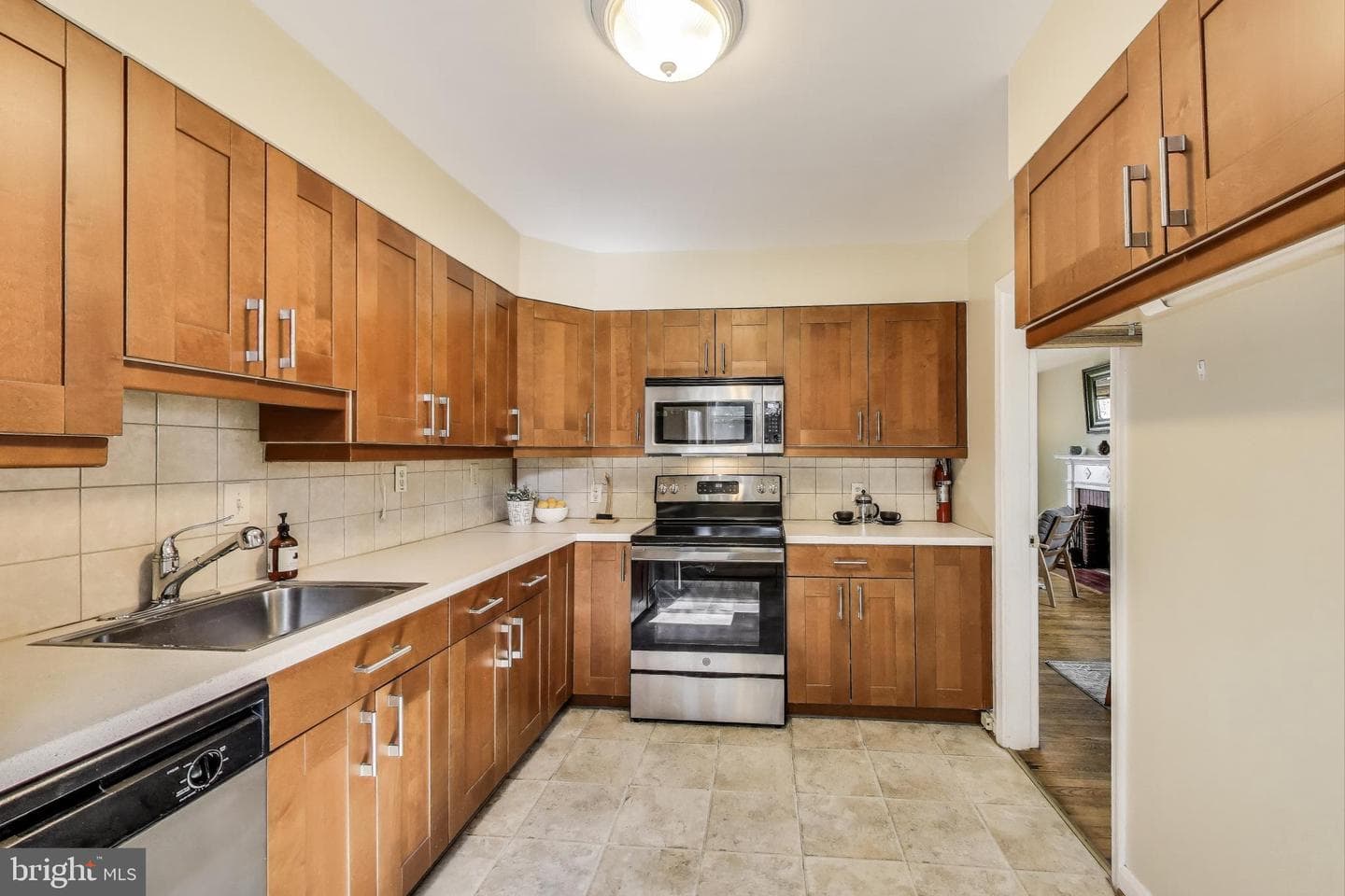 9502 Woodland Drive photo 4