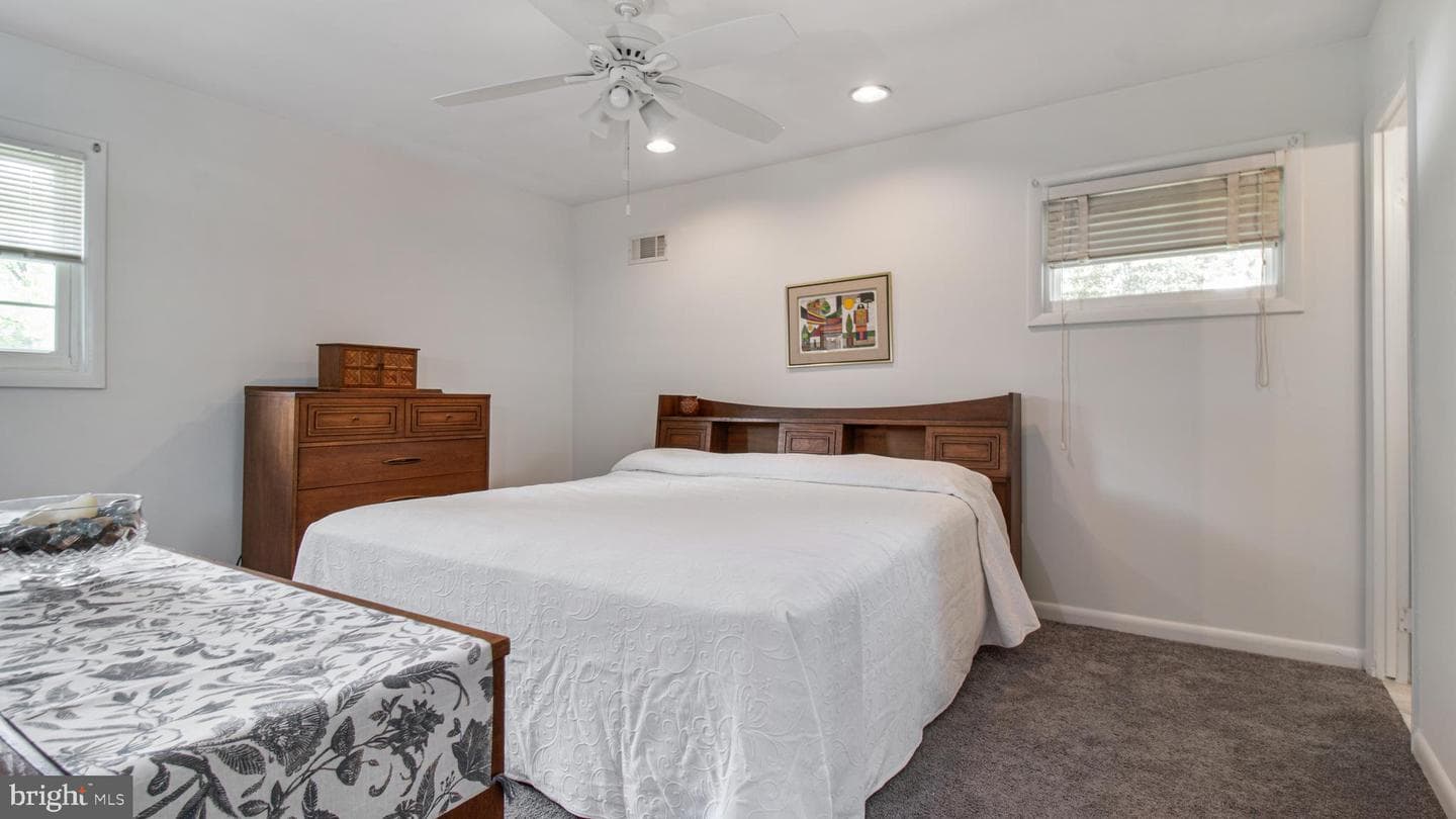 10310 Royal Road photo 25