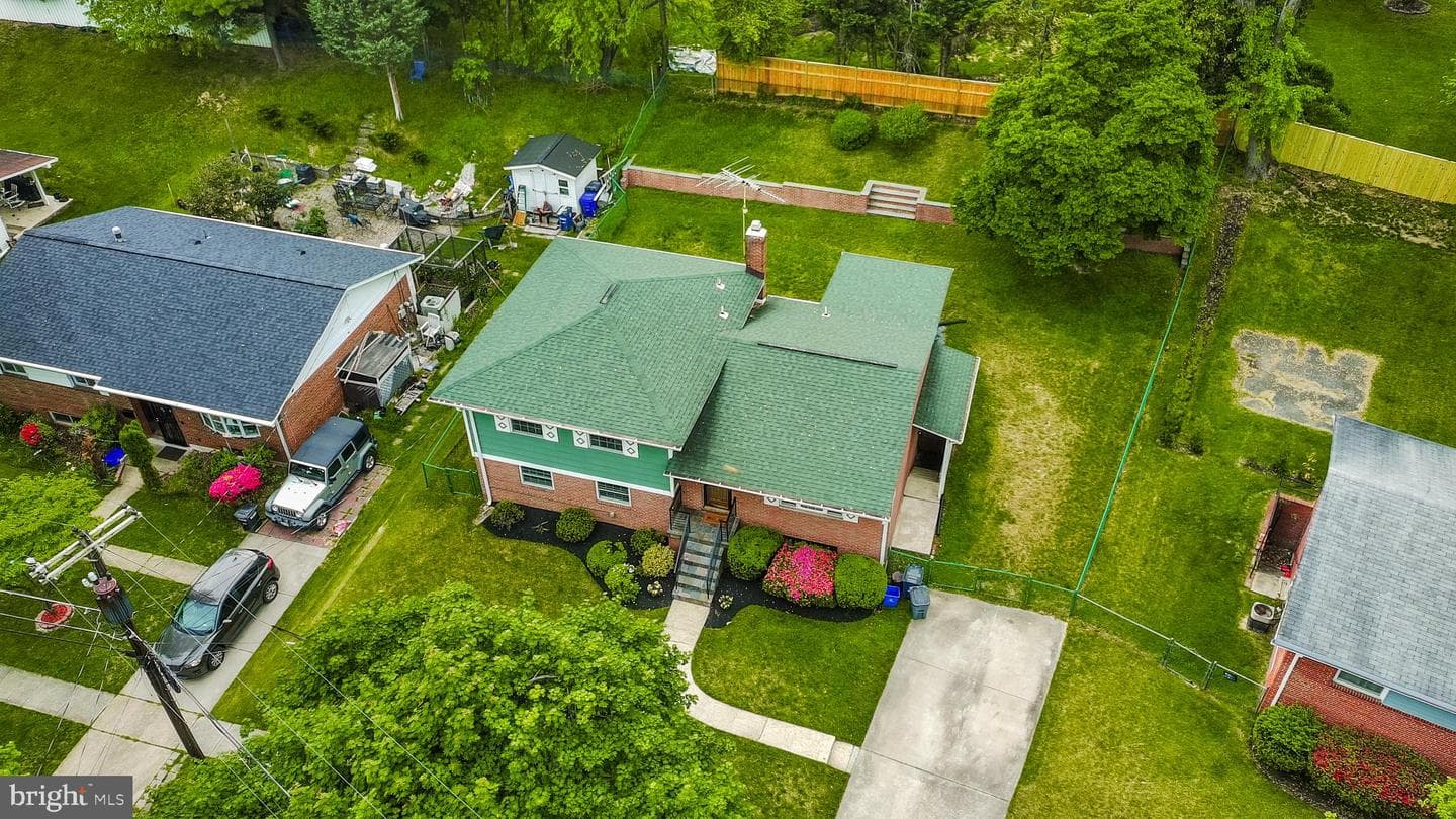 10310 Royal Road photo 53