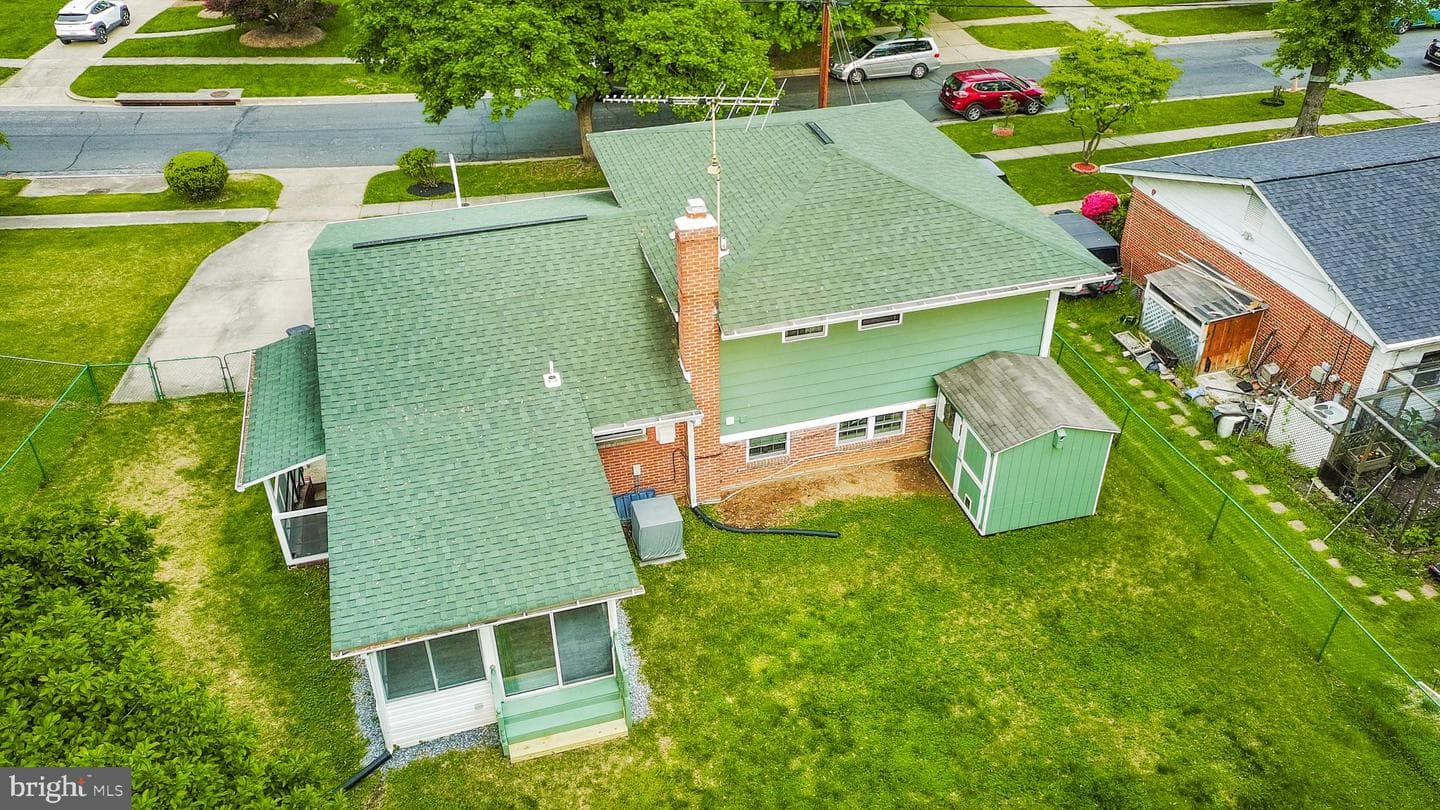 10310 Royal Road photo 60