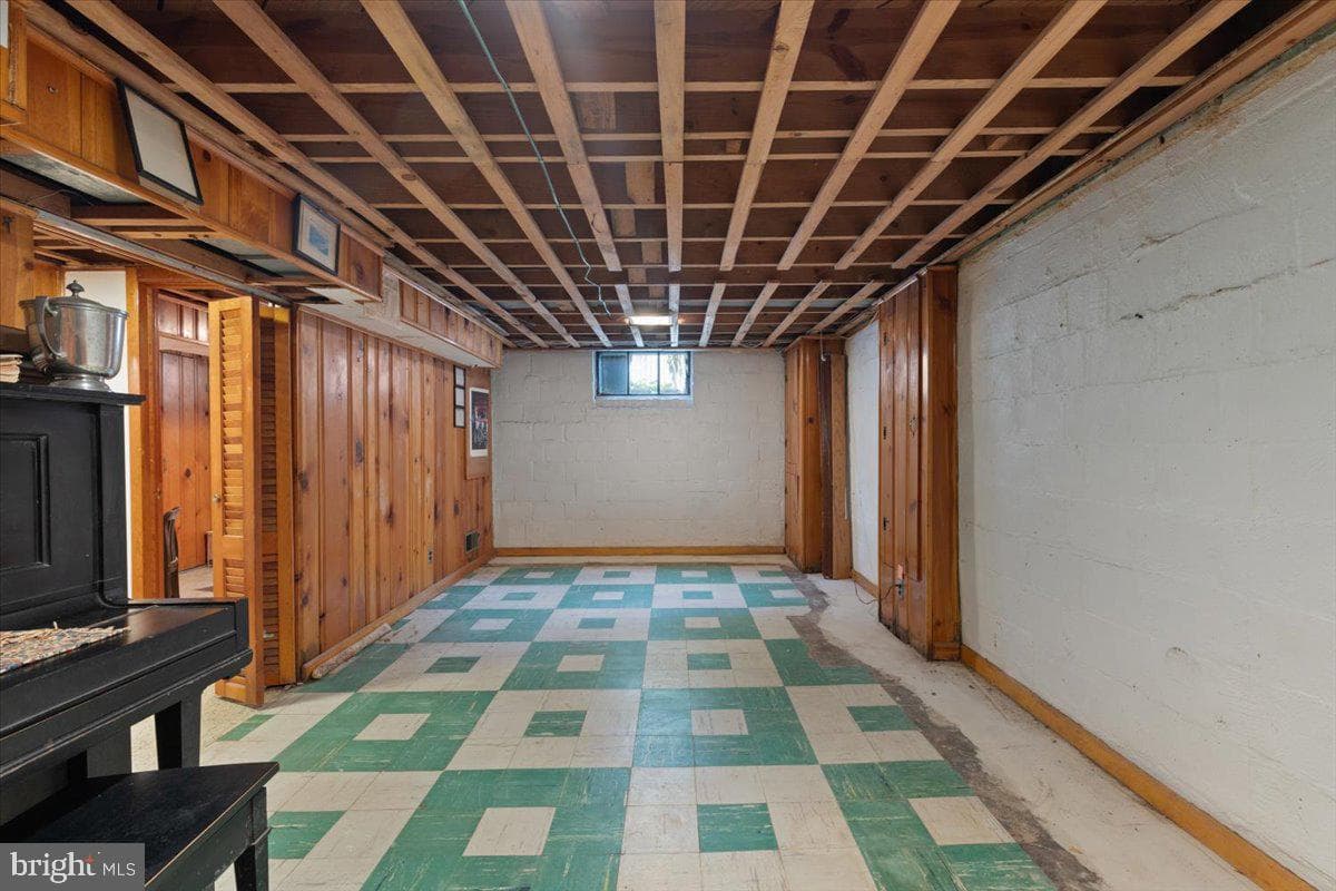 8904 Grant Street photo 31