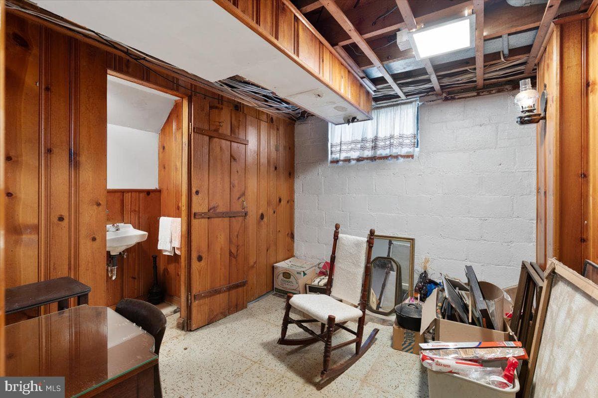 8904 Grant Street photo 32
