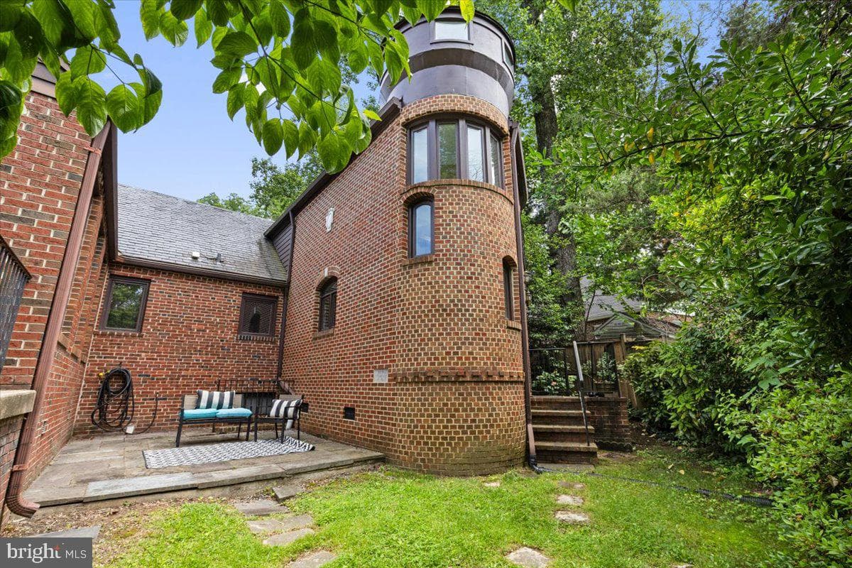 8904 Grant Street photo 36