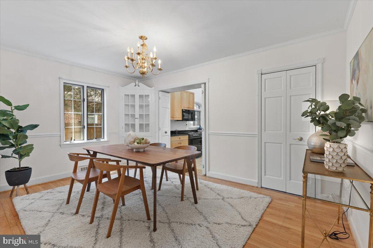 8904 Grant Street photo 4