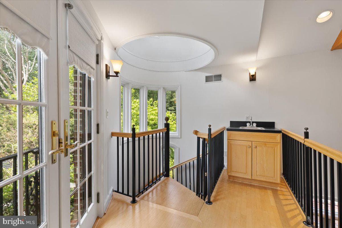 8904 Grant Street photo 9
