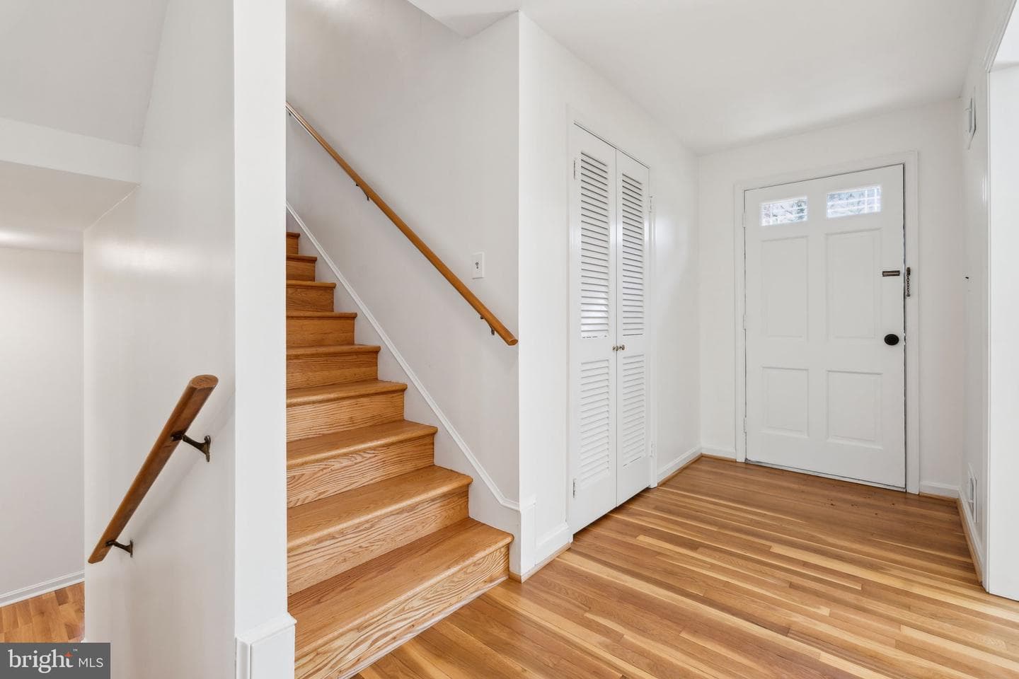 9505 Seddon Court photo 3