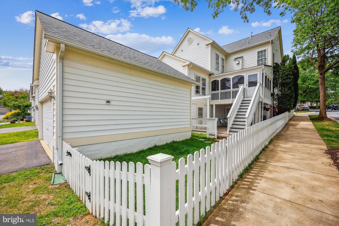 502 Leaning Oak Street photo 5