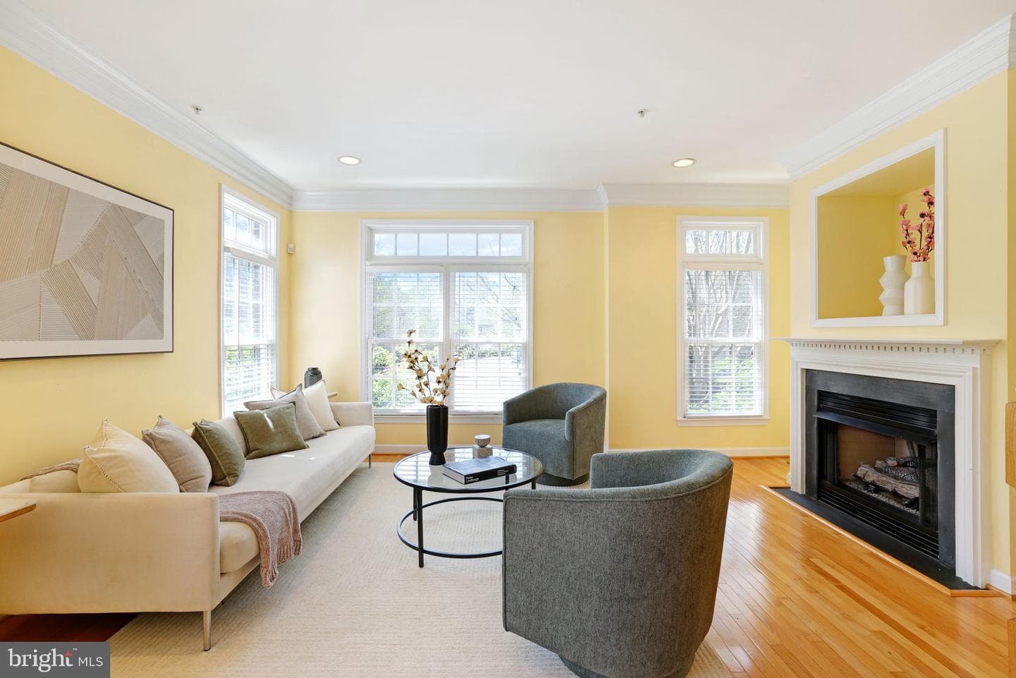 302 Fallsgrove Drive photo 11