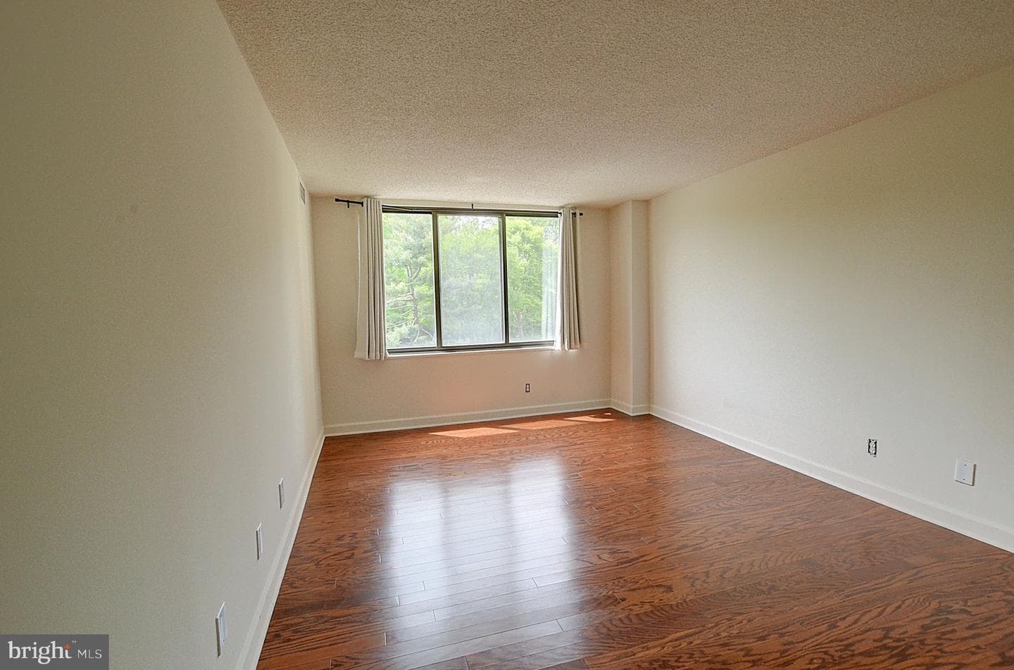 5225 Pooks Hill Road #416s photo 7